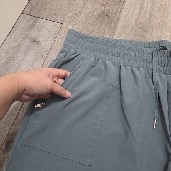 Active Zone Plus Size Drawstring Capri - Picture 6 of 11